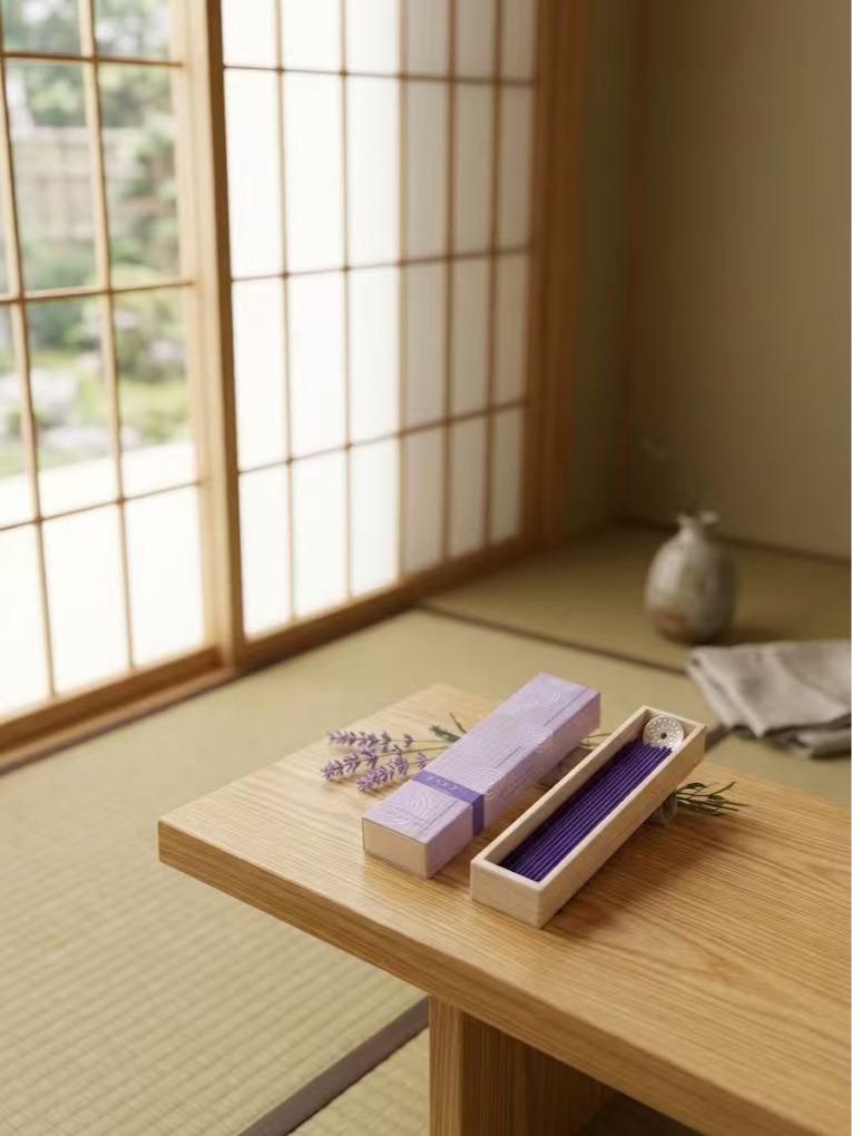 Hyakuraku-Koh  Incense Sticks (Includes Incense holder)