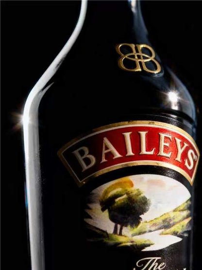 Baileys Original Irish Cream 70cl 17% : The Sweet Taste of Indulgence | 百利甜酒（原味爱尔兰奶油）70cl 17%：甜蜜的享受