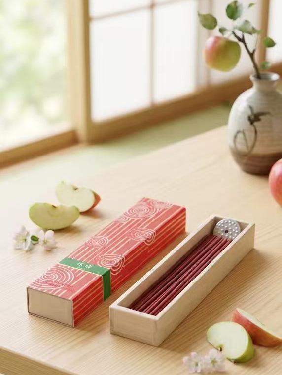 Hyakuraku-Koh  Incense Sticks (Includes Incense holder)